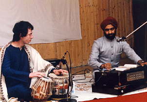 Tabla ist auch auf Basmati Blues zu hoeren